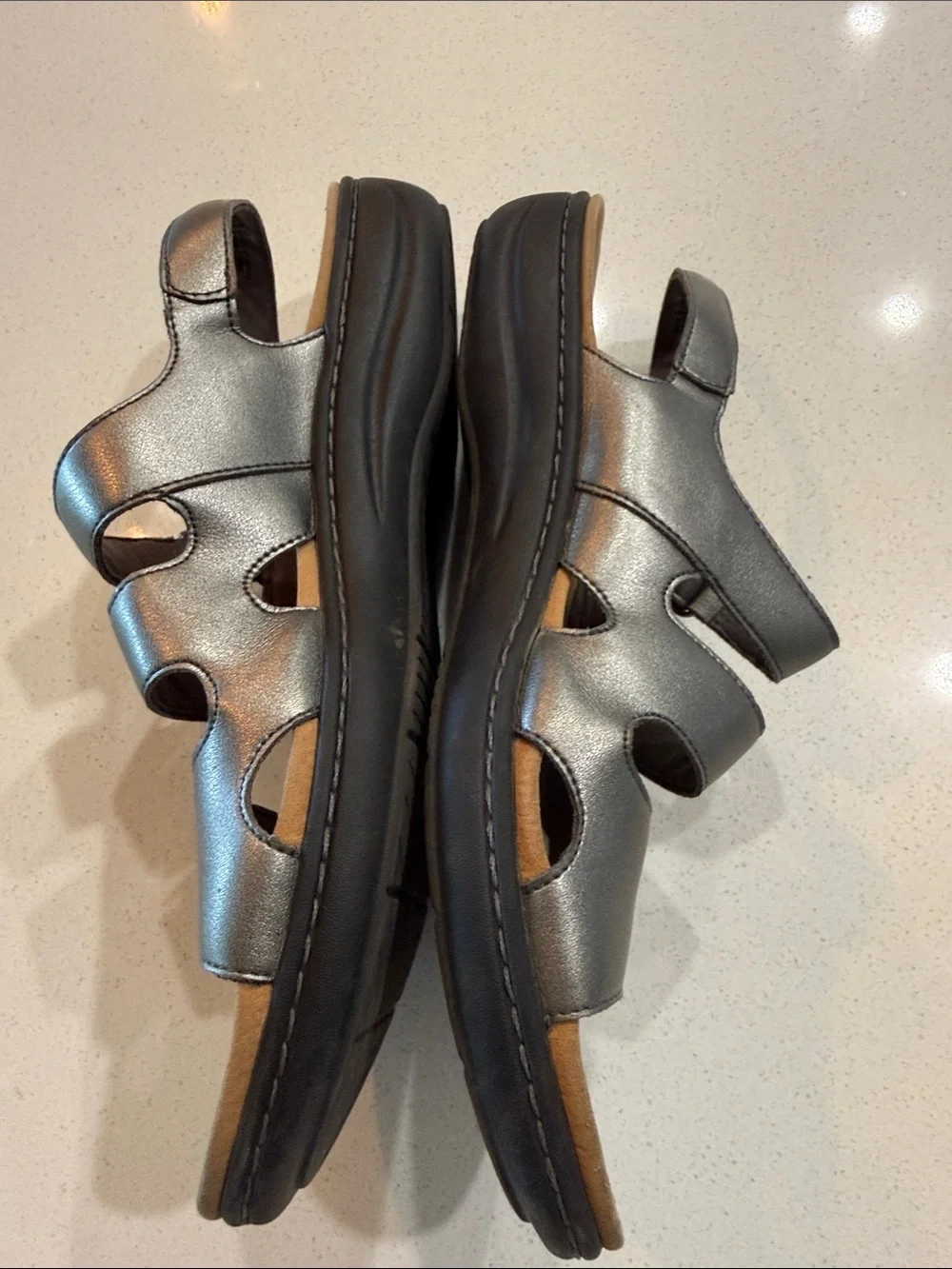 Clarks Women's Metallic Silver Strappy Comfort Sandals Size 11